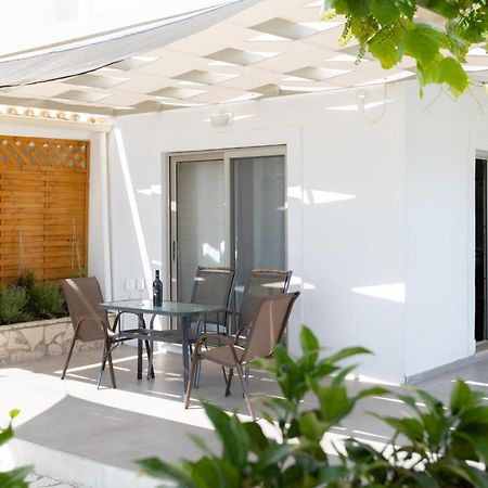 Issos Beach Villa Linia ภายนอก รูปภาพ