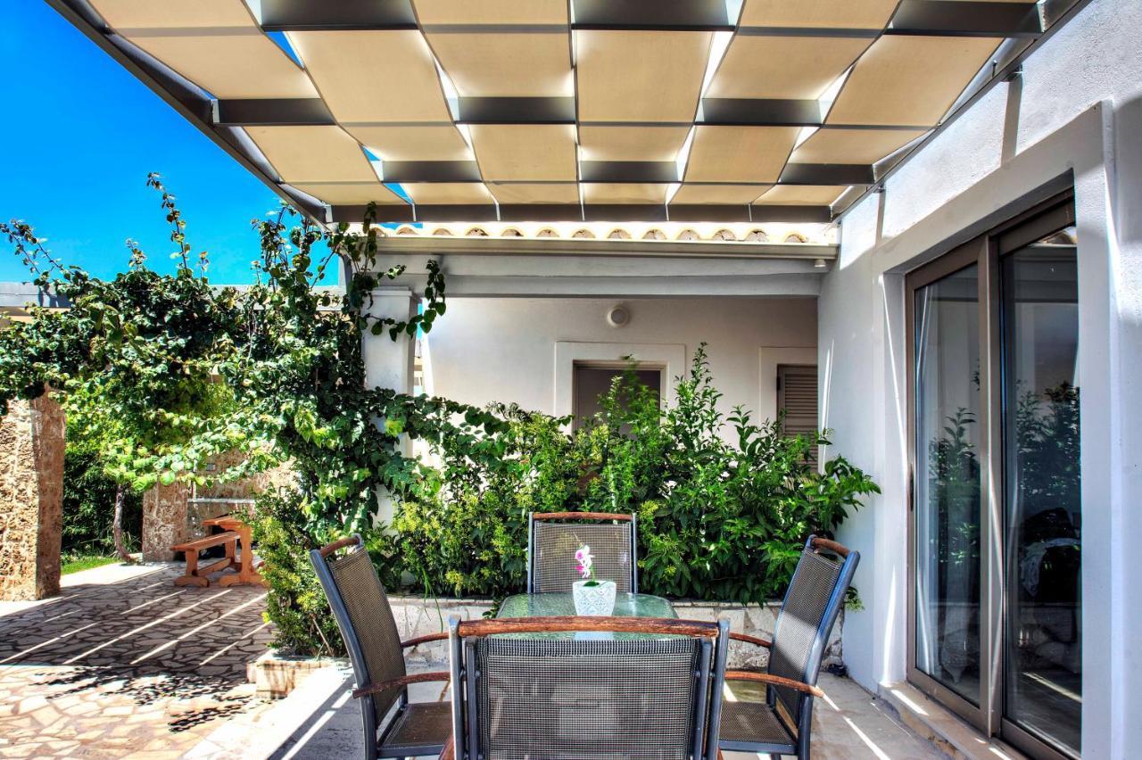 Issos Beach Villa Linia ภายนอก รูปภาพ