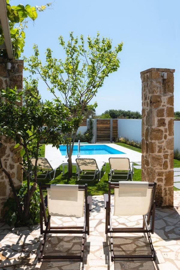 Issos Beach Villa Linia ภายนอก รูปภาพ