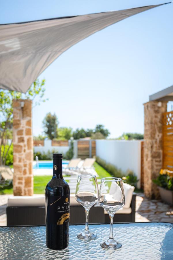 Issos Beach Villa Linia ภายนอก รูปภาพ