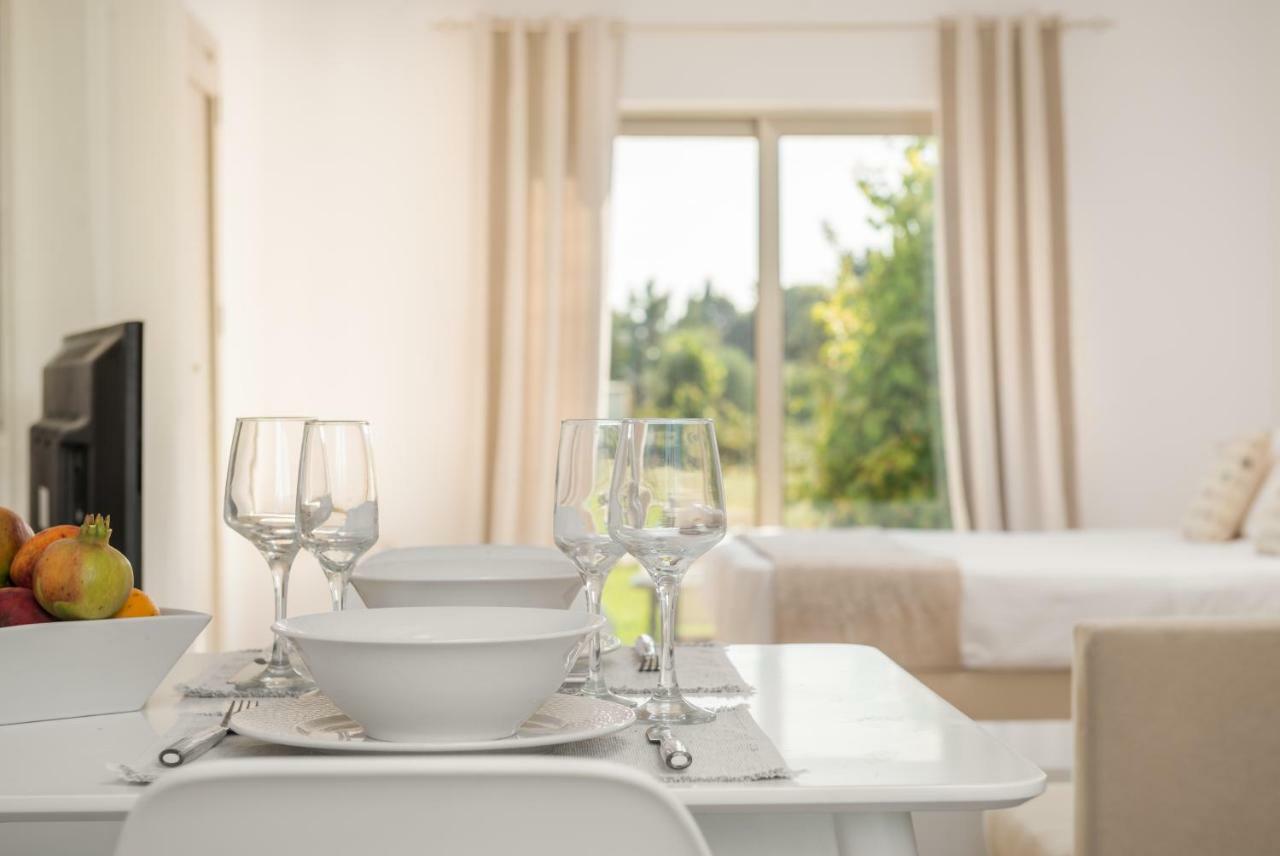 Issos Beach Villa Linia ภายนอก รูปภาพ