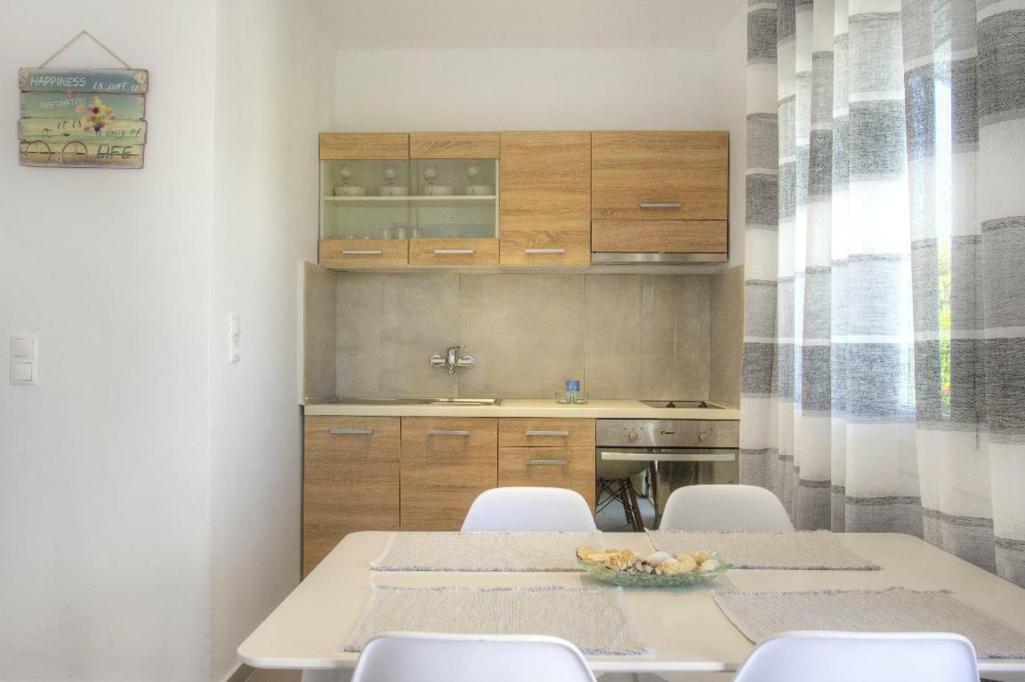 Issos Beach Villa Linia ภายนอก รูปภาพ