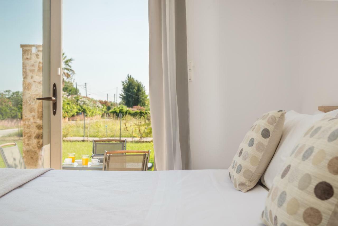 Issos Beach Villa Linia ภายนอก รูปภาพ